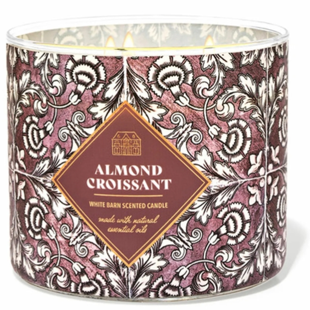 BRAND NEW *White Barn Almond Croissant Scented Candle